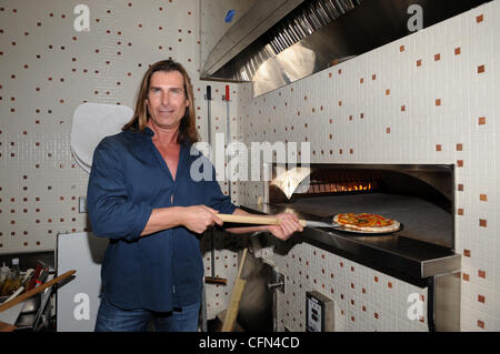 Fabio Lanzoni apparaît à une rencontre dans le restaurant italien Sorrisi au Casino Seminole Coconut Creek, en Floride - 10.02.12, Banque D'Images