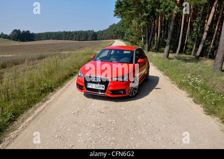 Audi A1 1.4 TSI DSG S-line - MA 2010 - German premium, city car (segment B) - sur la route Banque D'Images