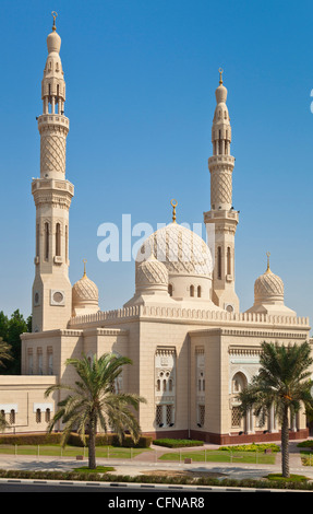 La mosquée de Jumeirah, Dubaï, Dubaï, Émirats arabes unis, Moyen Orient Banque D'Images