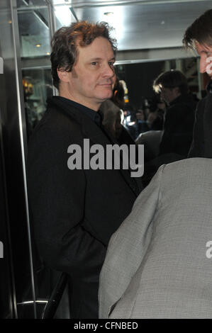 Colin Firth arrivant à l'aéroport Heathrow de Londres, Angleterre - 17.02.11 Banque D'Images