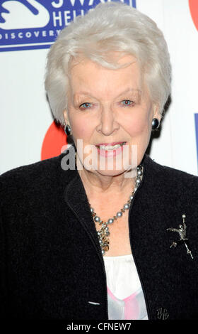 June Whitfield 'ancien de l'année Awards 2011" à la Simpsons Strand Londres, Angleterre - 10.02.11 Banque D'Images