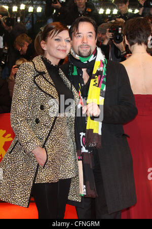 Acteurs Jan Josef Liefers allemand et sa femme Anna Loos 61e Festival International du Film de Berlin, Berlinale - True Grit - Premiere Berlin, Allemagne - 10.02.11 Banque D'Images