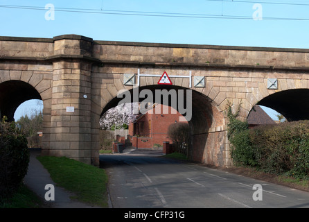 Viaduc Ferroviaire de Wolston village, Warwickshire, England, UK Banque D'Images