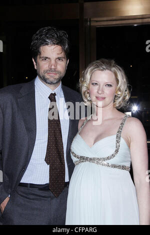 Tod Williams et son épouse Gretchen Mol Le 63e Congrès annuel de Writers Guild Awards tenue à l'AXA Equitable Center - Arrivées La ville de New York, USA - 05.02.11 Banque D'Images