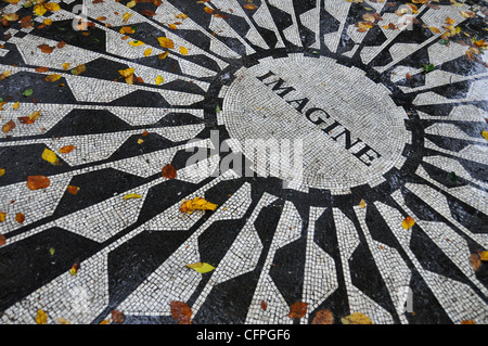 John Lennon Memorial, Central Park, New York, USA Banque D'Images