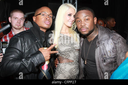 Sam Jones III, Karissa Shannon et Plaisir P Ne-Yo's VMA a soutenu par blackberry Los Angeles, Californie - 11.09.10 Banque D'Images