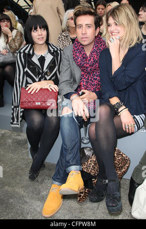 Lily Allen, Nick Grimshaw et Pixie Geldof London Fashion Week Spring/Summer 2011 - Unique Top Shop - Front Row et Catwalk Londres, Angleterre - 18.09.10 Banque D'Images