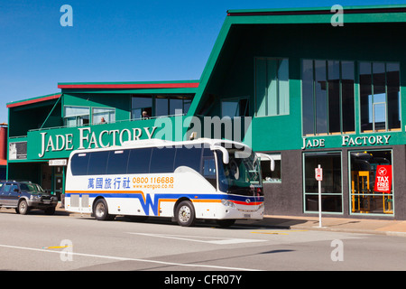 Hokitika, côte ouest, la Nouvelle-Zélande, la fabrique de Jade avec un signe chinois-coach écrit à l'extérieur Banque D'Images