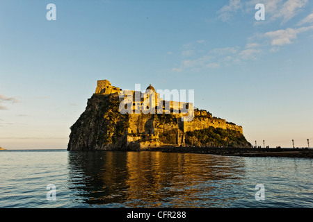 Ischia Ponte, château Aragonais, Ischia, Golfe de Naples, Campanie, Italie, Europe Banque D'Images