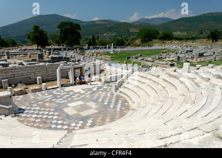 Ancienne Messène. Péloponnèse. La Grèce. Vue de l'élégant petit théâtre ou Odeion aussi connu sous l'ekklesiasterion (Assemblée Générale Banque D'Images