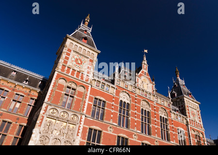 La gare centrale d'Amsterdam, la gare centrale d'Amsterdam, Pays-Bas. Banque D'Images