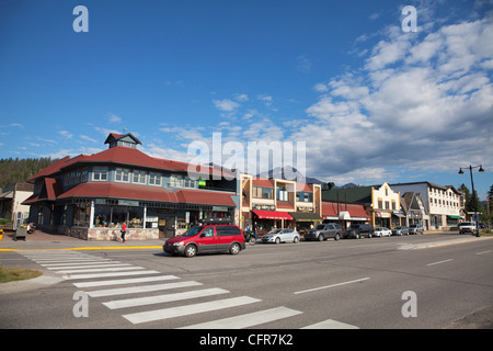 Boutiques le long du boulevard Connaught, Jasper, British Columbia, Canada, Amérique du Nord Banque D'Images