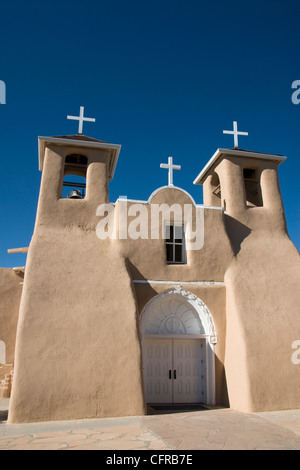 La vieille mission de saint François de Assise, Ranchos de Taos, Nouveau Mexique, États-Unis d'Amérique, Amérique du Nord Banque D'Images