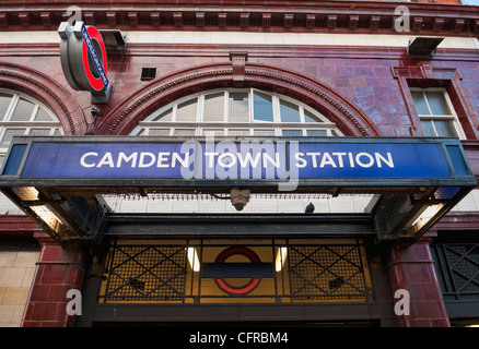 La station de métro Camden Town, Camden Town, au nord de Londres, Grande-Bretagne. Banque D'Images