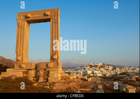 Gateway, Temple d'Apollon, sur le site archéologique, Naxos, Cyclades, îles grecques, Grèce, Europe Banque D'Images