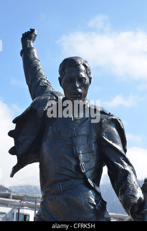 Statue de bronze érigée en l'honneur du célèbre chanteur compositeur pour Queen, Freddie Mercury, à Montreux, Suisse Banque D'Images