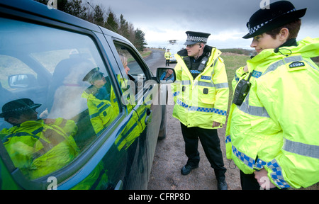 Des agents de police de Lothian and Borders Police d'effectuer des vérifications ponctuelles sur l'A1 Banque D'Images