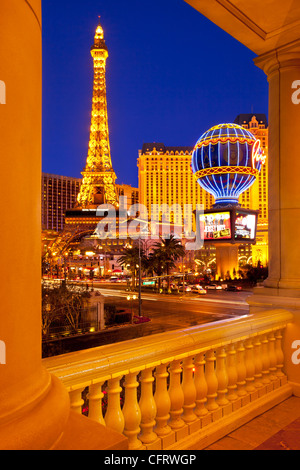 L'Hôtel de Paris au crépuscule, Las Vegas, Nevada, USA Banque D'Images