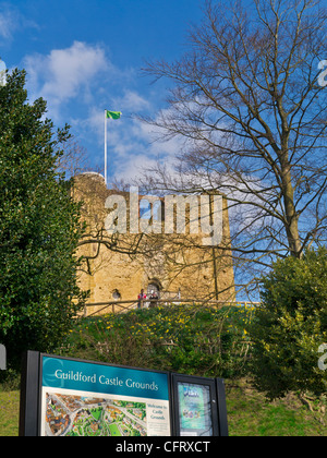 Château de Guildford Surrey Guildford couleur printemps avec UK Banque D'Images