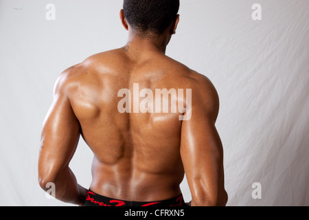 Retour musculaire d'un African American man Banque D'Images