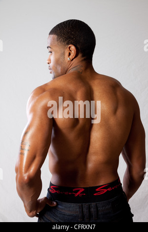 Retour musculaire d'un African American man Banque D'Images