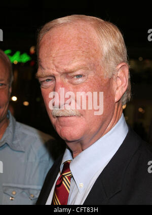 Déc 14, 2006 ; Los Angeles, Californie, USA ; Coach RED DAWSON au 'Nous sommes Marshall' Los Angeles Premiere tenue au Grauman's Chinese Theatre, à Hollywood. Crédit obligatoire : Photo par Paul Fenton/ZUMA Press. (©) Copyright 2006 by Paul Fenton Banque D'Images