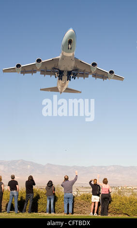 Dec 30, 2006 ; Palm Springs, CA, USA ; l'Armée de l'un 747 avion transportant les restes de l'ancien président Gerald Ford a quitté la Californie pour Washington le samedi, l'avant des services funéraires pour l'homme qui a conduit les États-Unis à travers les séquelles traumatiques du scandale du Watergate. La 38e Banque D'Images