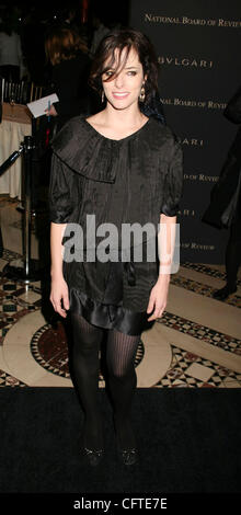 Jan 09, 2007 ; New York, NY, USA ; l'actrice Parker Posey à l'intérieur pour des arrivées 2006 National Board of Review gala tenu à Cipriani's 42nd Street. Banque D'Images