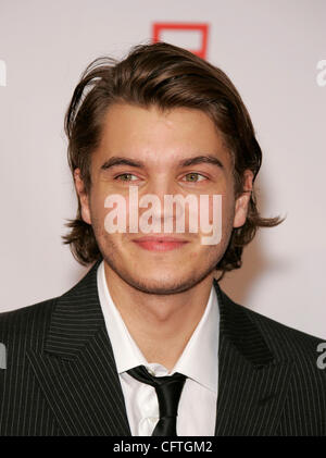 Jan 12, 2007 ; Hollywood, CA, USA ; EMILE HIRSCH lors du 12e congrès annuel de Critics Choice Awards qui a eu lieu au Santa Monica Civic Auditorium. Crédit obligatoire : Photo de Lisa O'Connor/ZUMA Press. (©) Copyright 2007 by Lisa O'Connor Banque D'Images