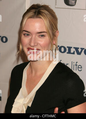 Jan 14, 2007 ; Hollywood, Californie, USA ; l'actrice Kate Winslet au Bafta/la saison des prix du Tea Party qui a eu lieu à l'hôtel des 4 saisons. Crédit obligatoire : Photo par Paul Fenton/ZUMA Press. (©) Copyright 2007 by Paul Fenton Banque D'Images