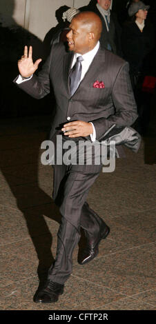 Jan 19, 2007 ; New York, NY, USA ; acteur Forest Whitaker arrive pour le Lincoln Center Hommage 'Une soirée avec Forest Whitaker' qui s'est tenue au Walter Reade Theater. Crédit obligatoire : Photo par Nancy/Kaszerman ZUMA Press. (©) Copyright 2007 by Kaszerman Banque D'Images