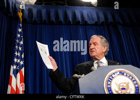 Jan 25, 2007 - Washington, DC, USA - Le Sénateur Tom Harkin (D-IA) prend la parole lors d'une conférence de presse le 25 janvier 2007, pour discuter des efforts de membres du Congrès des deux partis du centre dans la promotion des énergies renouvelables et bio-sources d'énergie. Banque D'Images