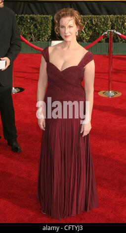 Jan 28, 2007 ; Hollywood, Californie, USA ; l'actrice ELIZABETH PERKINS à la 13e assemblée annuelle tenue SAG Awards au Shrine Auditorium à Los Angeles crédit obligatoire : Photo par Paul Fenton/ZUMA Press. (©) Copyright 2007 by Paul Fenton Banque D'Images