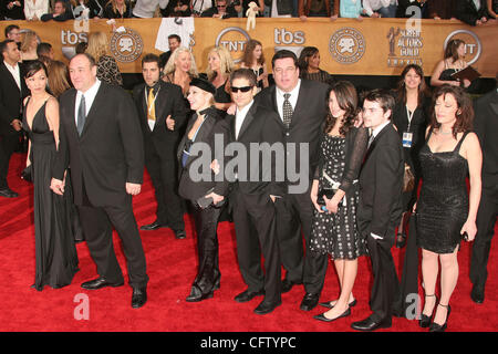 Jan 28, 2007 ; Hollywood, Californie, USA ; Cast : Les Sopranos à la 13e assemblée annuelle tenue SAG Awards au Shrine Auditorium à Los Angeles crédit obligatoire : Photo par Paul Fenton/ZUMA Press. (©) Copyright 2007 by Paul Fenton Banque D'Images