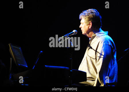 Chanteur, parolier et fondateur des Beach Boys Brian Wilson réalise des chansons de l'album de 1966 du groupe 'Pet Sounds' au Paramount Theatre à Oakland, Californie, Dimanche 28 Janvier, 2007. (D. Ross Cameron/l'Oakland Tribune) Banque D'Images