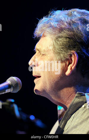 Chanteur, parolier et fondateur des Beach Boys Brian Wilson réalise des chansons de l'album de 1966 du groupe 'Pet Sounds' au Paramount Theatre à Oakland, Californie, Dimanche 28 Janvier, 2007. (D. Ross Cameron/l'Oakland Tribune) Banque D'Images