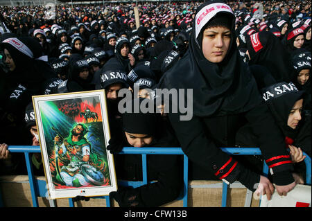 Les musulmans chiites se rassemblent dans la section d'Istanbul Atakoy 13 pour l'assemblée annuelle de l'événement 29 janvier 2007 Ashura. Ashura commémore la mort de Hussein ibn Ali, un petit-fils du prophète Muhammad qui a été massacré en 680 A.D. avec ses disciples dans la région de Kerbala (Irak moderne). Les chiites considèrent Hussein le successeur Banque D'Images