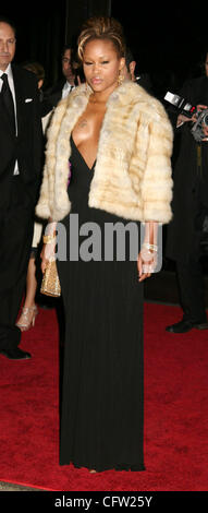 Jan 31, 2007 ; New York, NY, USA ; Singer veille à l'arrivée d'un noir de gala bénéfice pour l'amfAR tenue au Cipriani 42nd Street. Crédit obligatoire : Photo par Nancy/Kaszerman ZUMA Press. (©) Copyright 2007 by Kaszerman Banque D'Images