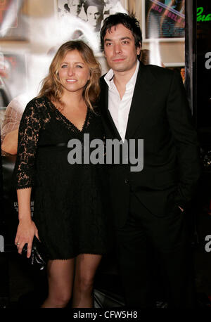 Feb 7,2007 ; Hollywood, Californie, USA ; acteur Jimmy Fallon & Producteur NANCY JUVONEN à la "musique et paroles' première mondiale au profit du NRDC a tenu au Chinese Theatre. Crédit obligatoire : Photo de Lisa O'Connor/ZUMA Press. (©) Copyright 2007 by Lisa O'Connor Banque D'Images