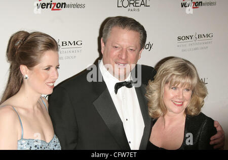 Feb 10, 2007 ; Hollywood, Californie, USA ; Politicien AL GORE avec sa femme TIPPER GORE et sa fille KRISTIN au Clive Davis Pre-Grammy Party qui a eu lieu au Beverly Hilton crédit obligatoire : Photo par Paul Fenton/ZUMA Press. (©) Copyright 2007 by Paul Fenton Banque D'Images