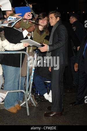 26 févr., 2007 - New York, NY, USA - Jake Gyllenhaal au Ed Sullivan Theater pour son enregistrement de la 'Late Show With David Letterman :' (image Crédit : © Dan Herrick-KPA/Dan Herrick/ZUMA Press) Banque D'Images