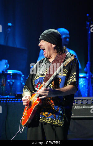 Mar 05, 2007 - San Antonio, TX, USA - le légendaire guitariste Carlos Santana Performing live at ATT Center (anciennement SBC Center) à San Antonio au Texas. (Crédit Image : © Jaime R. Carrero/ZUMA Press) Banque D'Images