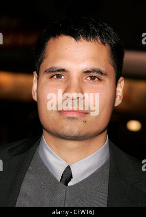 Mar 8, 2007 ; Westwood, Californie, USA ; l'acteur Michael PENA au 'Shooter' Los Angeles Premiere tenue au Mann Village Theatre. Crédit obligatoire : Photo de Lisa O'Connor/ZUMA Press. (©) Copyright 2007 by Lisa O'Connor Banque D'Images