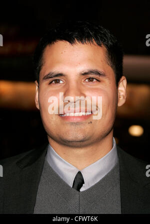 Mar 8, 2007 ; Westwood, Californie, USA ; l'acteur Michael PENA au 'Shooter' Los Angeles Premiere tenue au Mann Village Theatre. Crédit obligatoire : Photo de Lisa O'Connor/ZUMA Press. (©) Copyright 2007 by Lisa O'Connor Banque D'Images