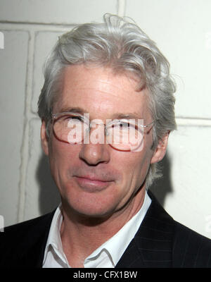 Mar 18, 2007 - Los Angeles, CA, USA - RICHARD GERE au Los Angeles première du film 'Le canular" tenu à la Mann Festival Westwood Village. (Crédit Image : © Camilla Zenz/ZUMA Press) Banque D'Images