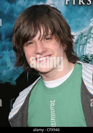 Mar 29, 2007 ; Los Angeles, Californie, USA ; acteur Josh Hutcherson à 'La moisson' Los Angeles Premiere tenue au Mann Village Theatre, Westwood. Crédit obligatoire : Photo par Paul Fenton/ZUMA Press. (©) Copyright 2007 by Paul Fenton Banque D'Images