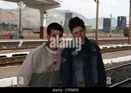 18 avril 2007 - Copsa Mica, Transylvanie, Roumanie - Copsa Mica, petite ville de Transylvanie était considéré comme l'un des cinq pires sites industriels pollués du monde communiste. Une fonderie de zinc et une usine de noir de carbone et les métaux lourds crachant de la poussière noire sur une longueur de 25 milles ou plus. Avec le co Banque D'Images