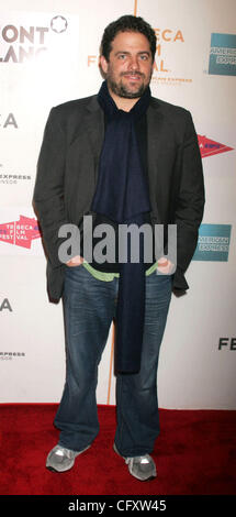 Apr 27, 2007 - New York, NY, USA - Réalisateur Brett Ratner à l'arrivée de New York premiere 'La Grand' pendant le Tribeca Film Festival au Tribeca Performing Arts Center. (Crédit Image : © Nancy/Kaszerman ZUMA Press) Banque D'Images