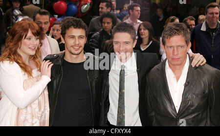 Apr 30, 2007 - New York, NY, USA - Acteurs Bryce Dallas Howard, James Franco, Topher Grace et Thomas Haden Church à partir de la distribution du nouveau film 'Spider-Man 3' au 'aujourd'hui' show qui a eu lieu du Rockefeller Plaza. (Crédit Image : © Nancy/Kaszerman ZUMA Press) Banque D'Images