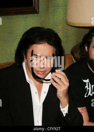 14 février 2007 - Hollywood, Californie, États-Unis - K51808EG.MAGIC SHOW .CONVENTION CENTER, LAS VEGAS, NEVADA 02-13-2007. - 2007.GENE SIMMONS(Image Crédit : Â© Ed Geller/Globe Photos/ZUMAPRESS.com) Banque D'Images